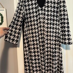 Elegant Black and White Houndstooth Midi Dress